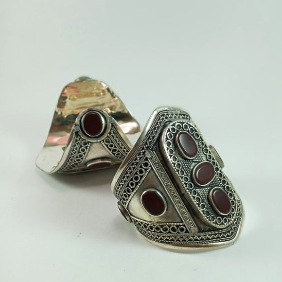 Single Afghan Kuchi Cuff Bracelet: Tribal Silver Handcuff with Brown Glass Stone - Picture 4 of 7
